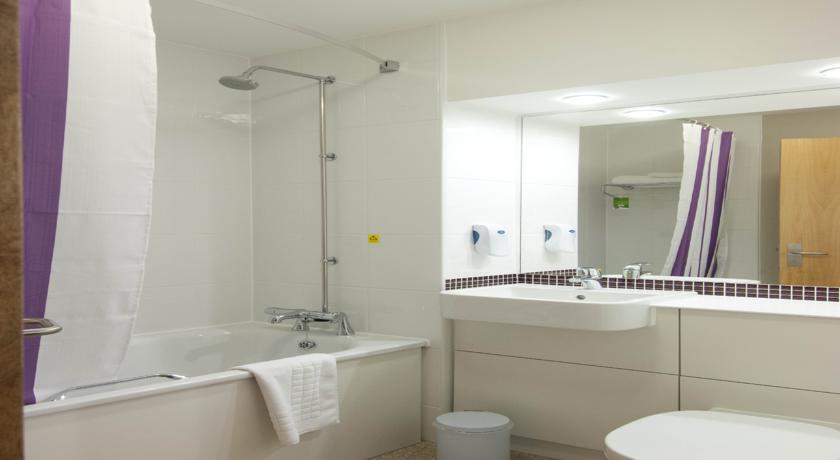 Premier Inn Glasgow East Kilbride - Peel Park Oda fotoğraf