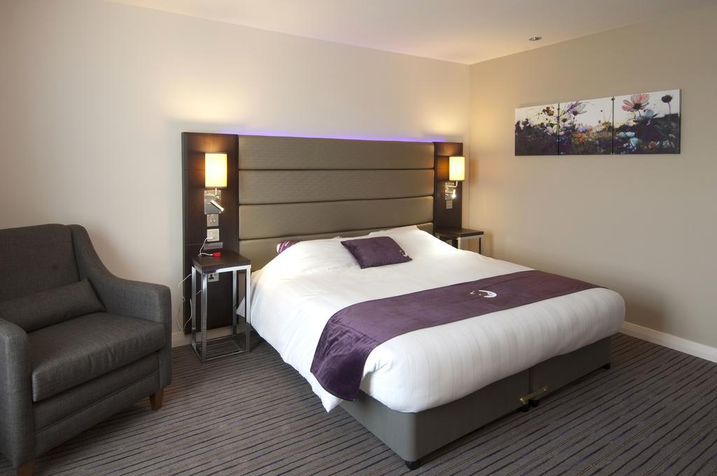 Premier Inn Glasgow East Kilbride - Peel Park Oda fotoğraf