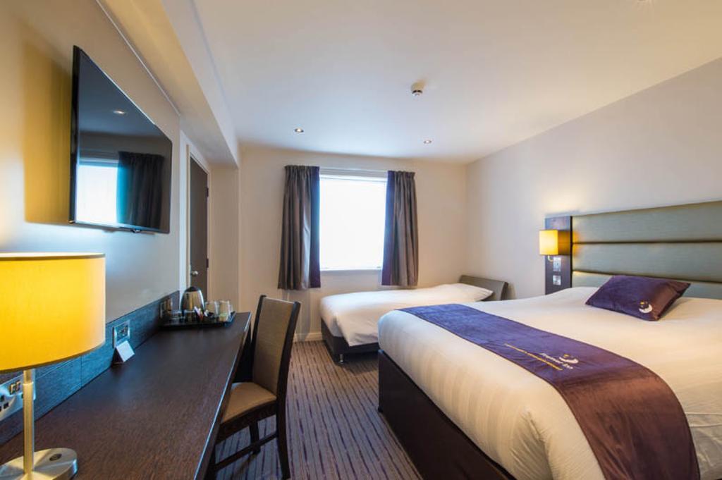 Premier Inn Glasgow East Kilbride - Peel Park Oda fotoğraf